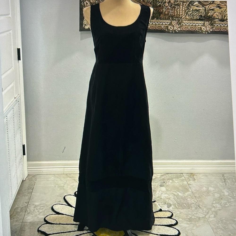 Johnny was Black Floral Embroidered Trim Dress. Full Back‎ Button Up Closure. M